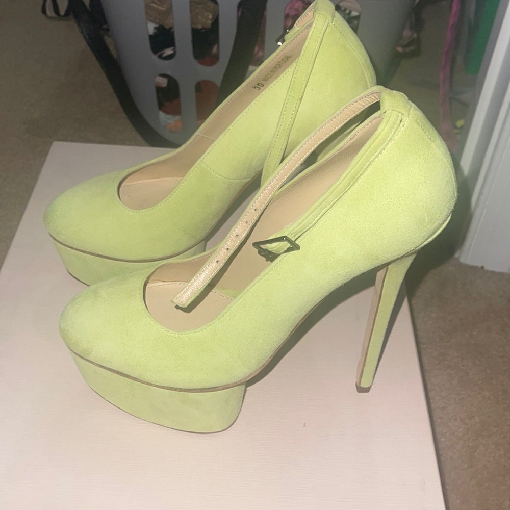 OLCAY GULSEN LIME GREEN HEELS